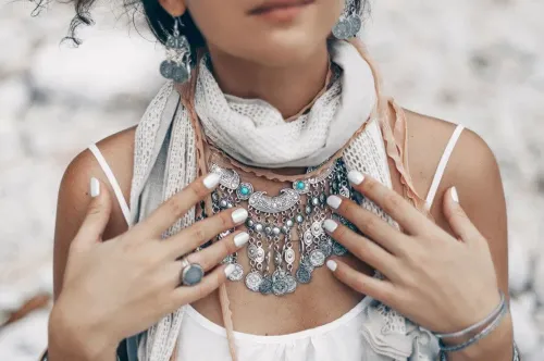 People are Willing Lie When Comes Money, According to Research