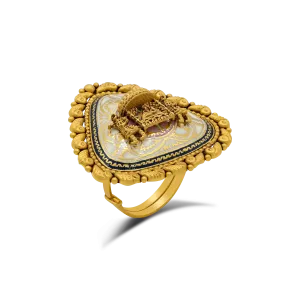 Entrancing Antique Gold Ring