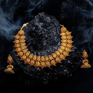 Eternal Beauty: Pure Gold Necklace