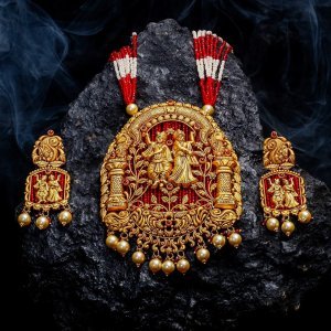 Divine Beauty: Exquisite Gold Temple Necklace