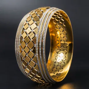 Luxurious Gold Bangle