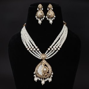 Golden Whisper Jewellery Set